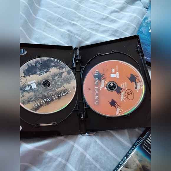 Planet Earth DVD Box Set - Picture 3 of 4